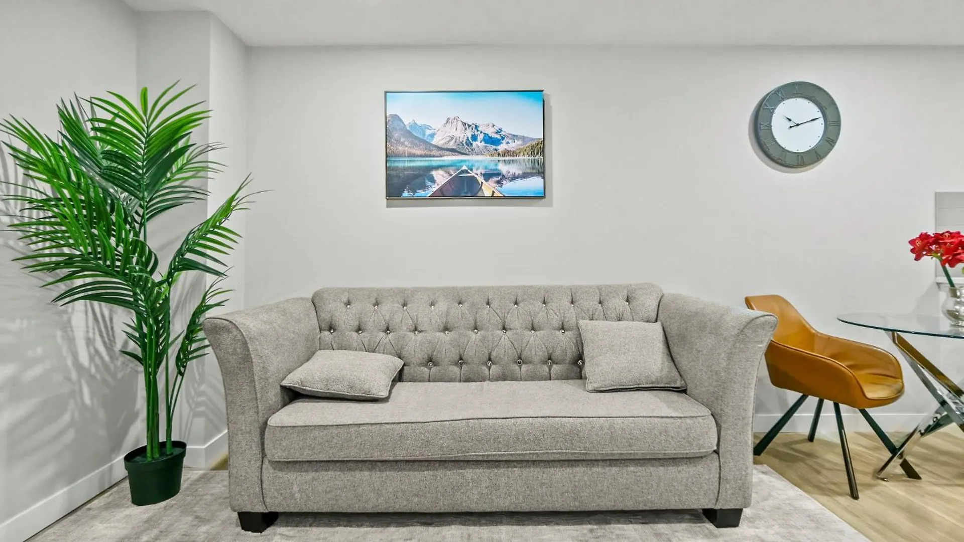 Serene Stays Calgary Apartment